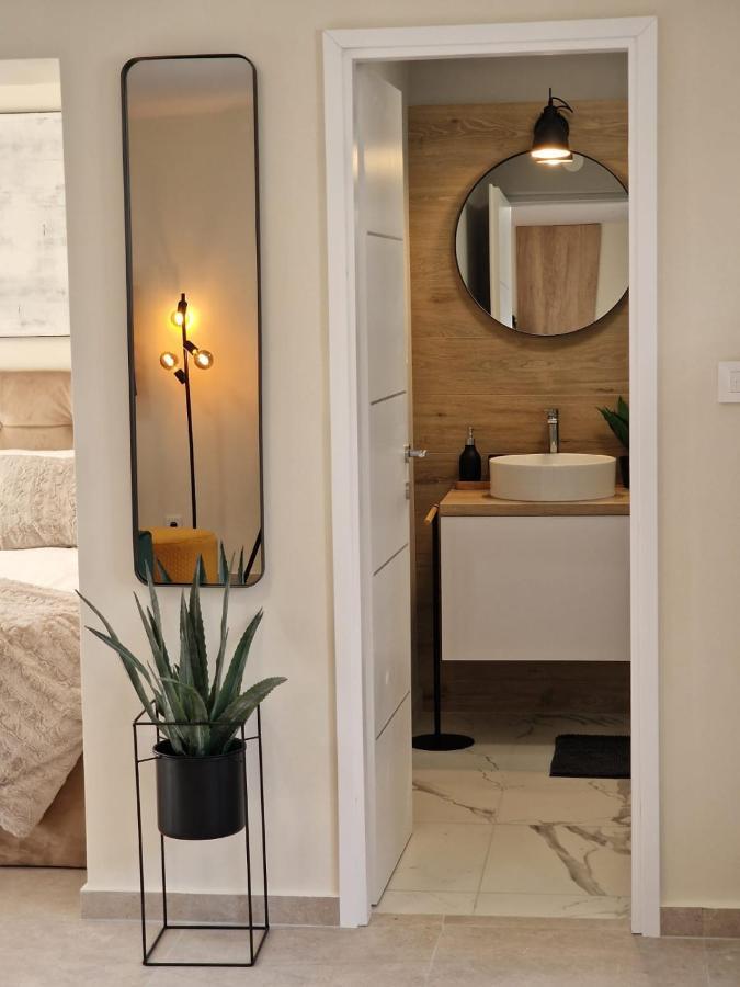 Studio Apartment Mare With Private Garden And Jacuzzi Vinkuran Dış mekan fotoğraf