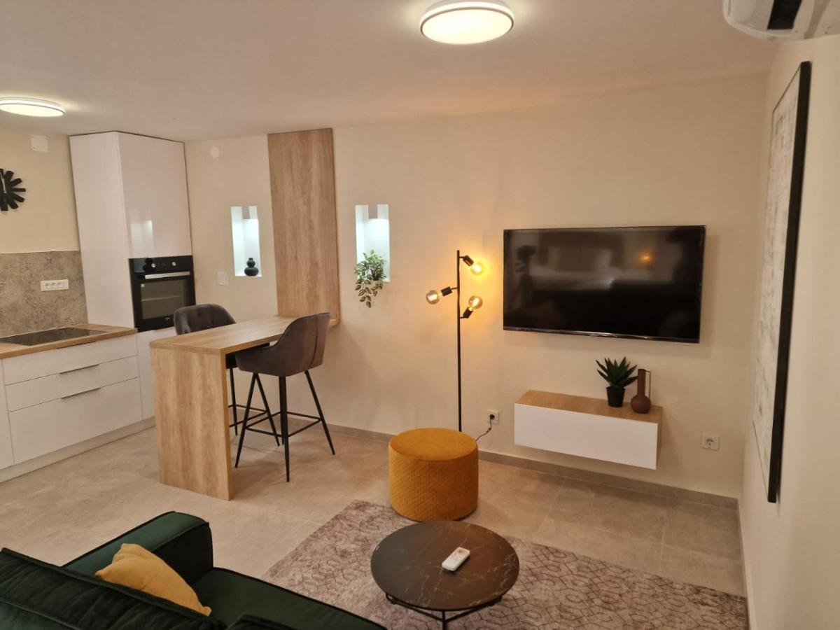 Studio Apartment Mare With Private Garden And Jacuzzi Vinkuran Dış mekan fotoğraf