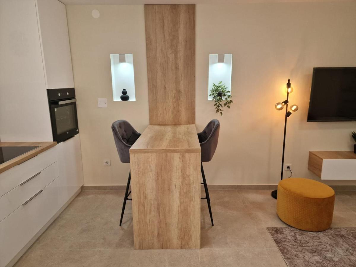 Studio Apartment Mare With Private Garden And Jacuzzi Vinkuran Dış mekan fotoğraf