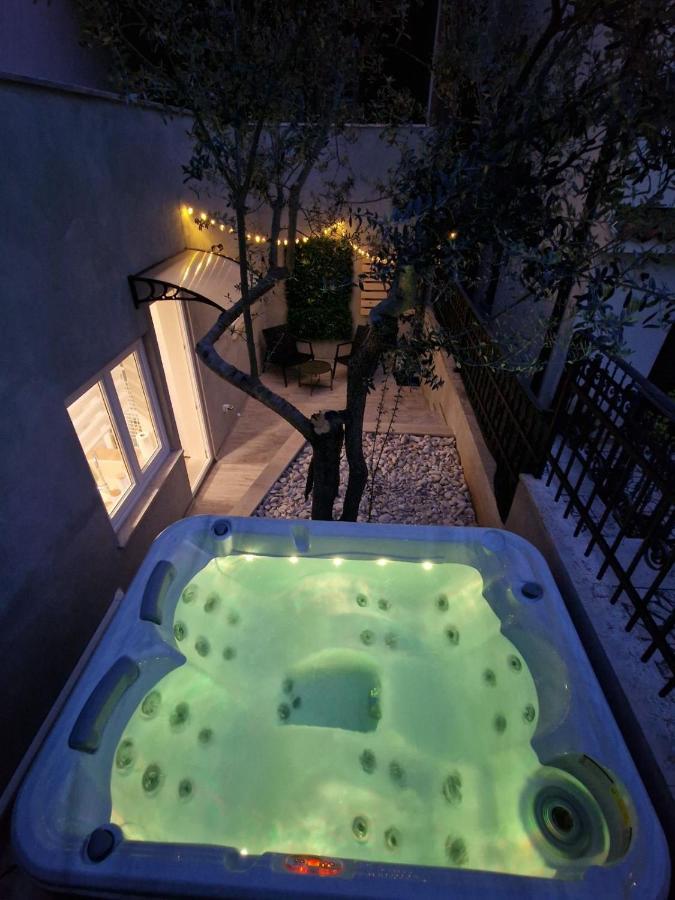 Studio Apartment Mare With Private Garden And Jacuzzi Vinkuran Dış mekan fotoğraf